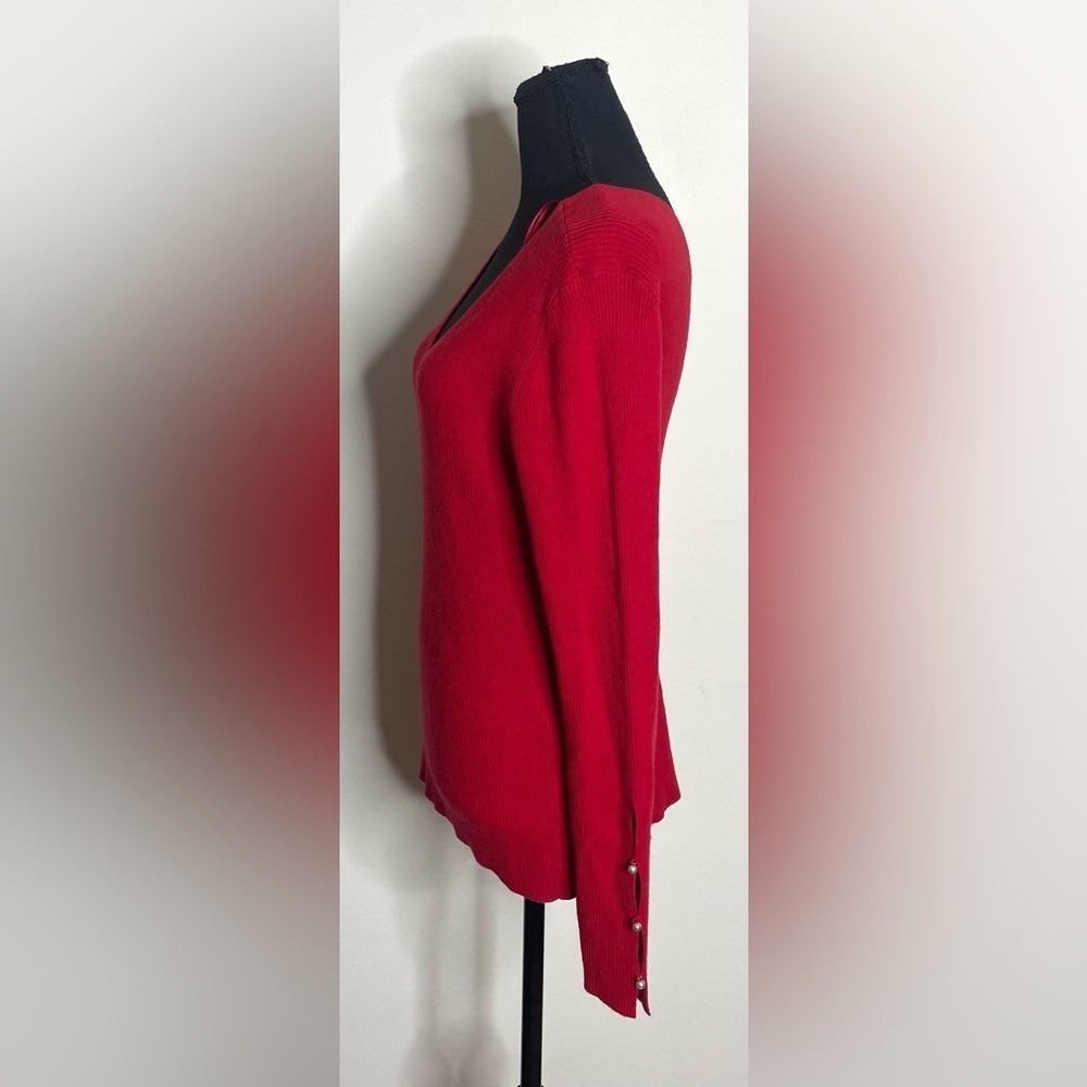 Ann Taylor- Bold‎ Red V-Neck Sweater with Pearls on the Sleeves Size L - Picture 3 of 10